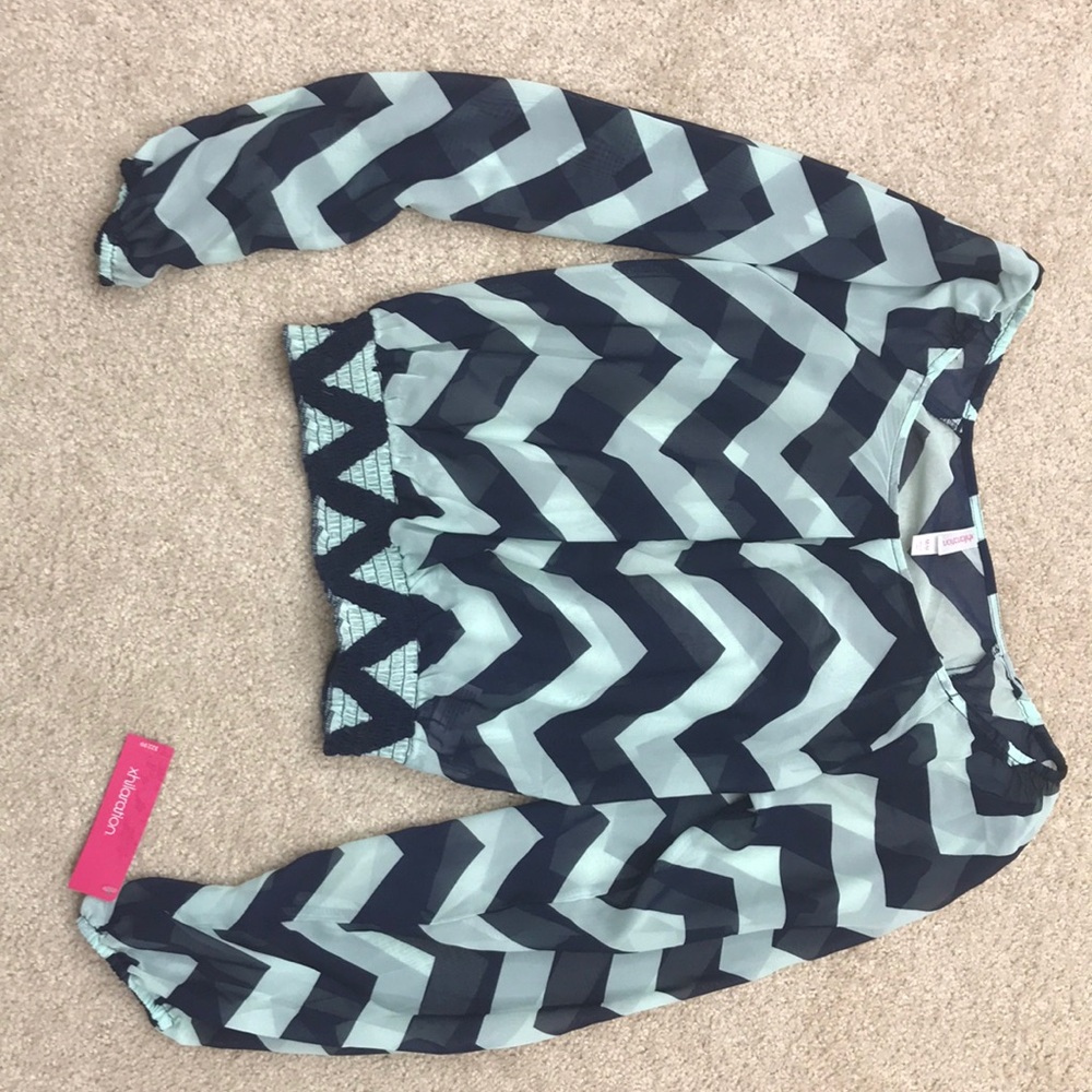 Chevron top